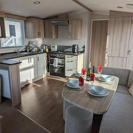 Sleeps 6 Modern And Bright Caravan Littlesea Haven Weymouth Hotel ภายนอก รูปภาพ